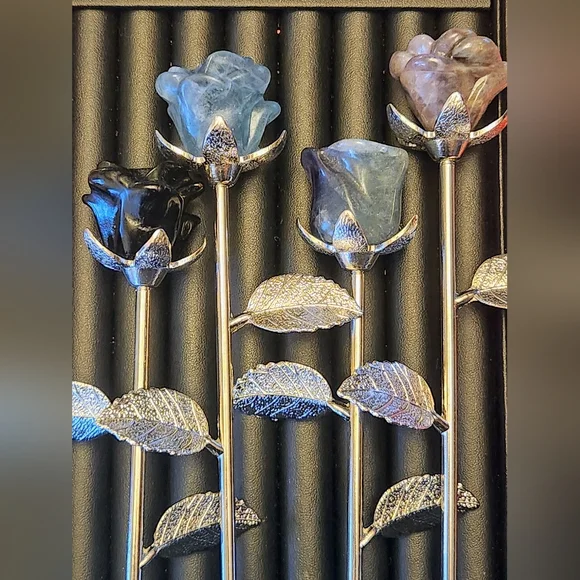 Genuine Crystal Rose, Valentines Rose - Picture 2 of 8